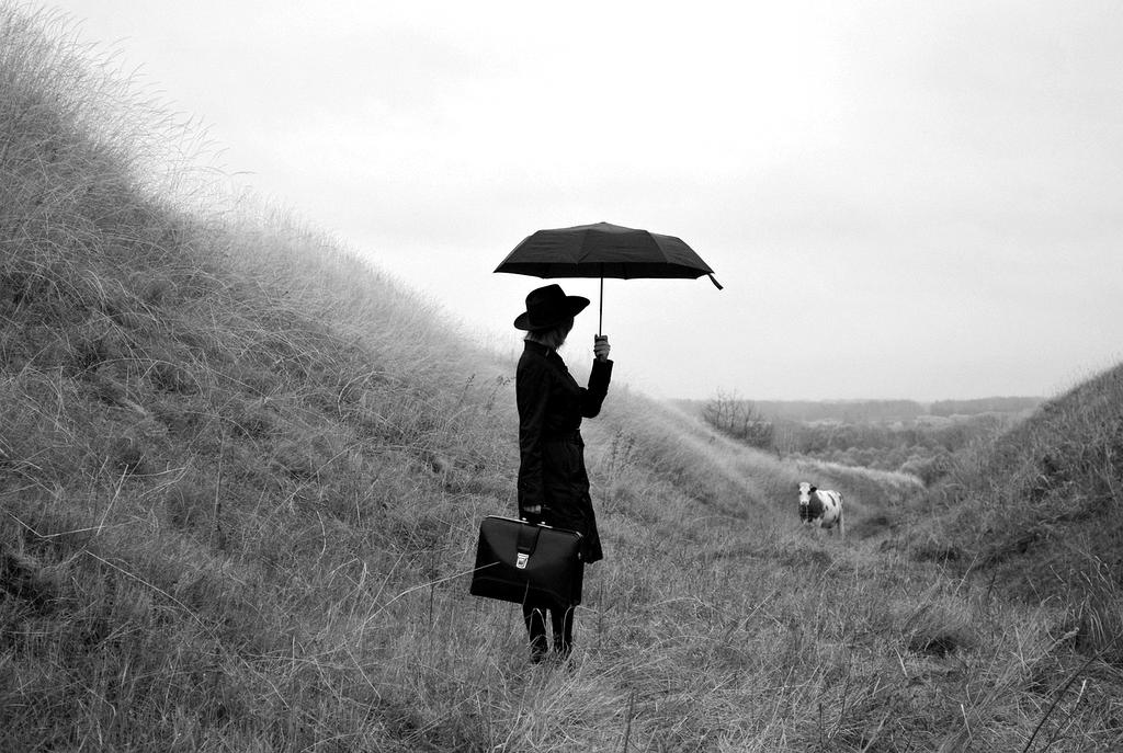 Monochrome scene from a 1940s style detective noir film